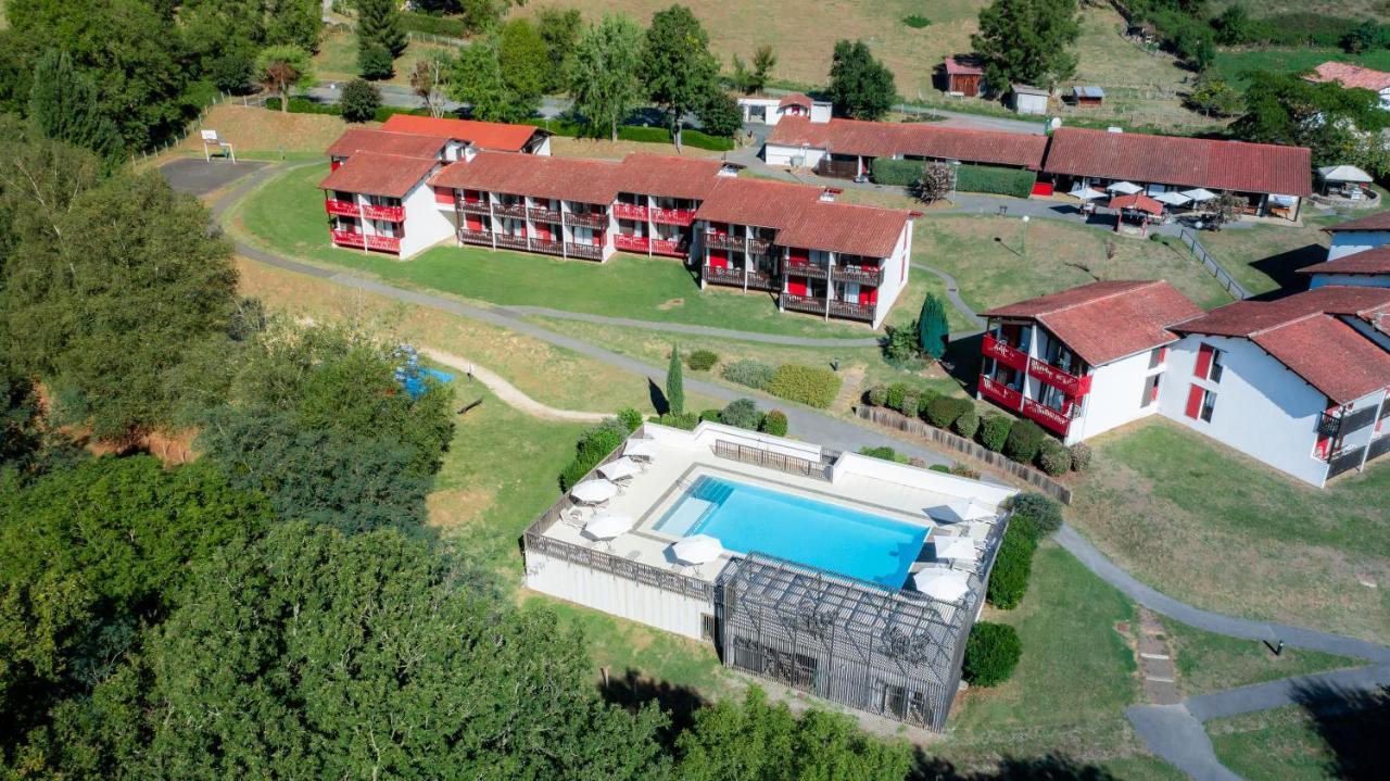 VVF Villages   Les Crêtes Basques   Saint-Étienne-de-Baïgorry Exterior foto