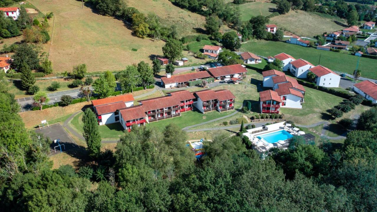 VVF Villages   Les Crêtes Basques   Saint-Étienne-de-Baïgorry Exterior foto